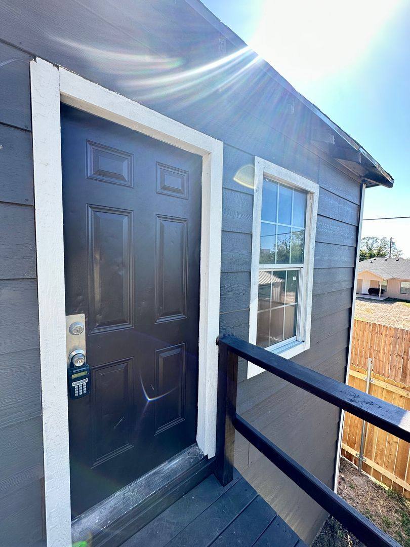 Apartment for rent at 715 E Harris Ave, San Angelo, TX 76903