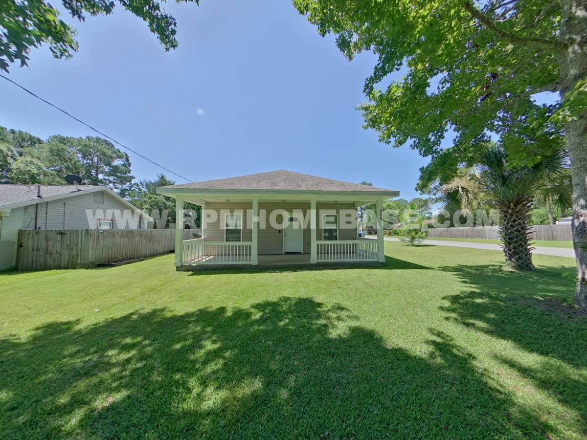 House for rent at 498 Lakeview St, Mary Esther, FL 32569