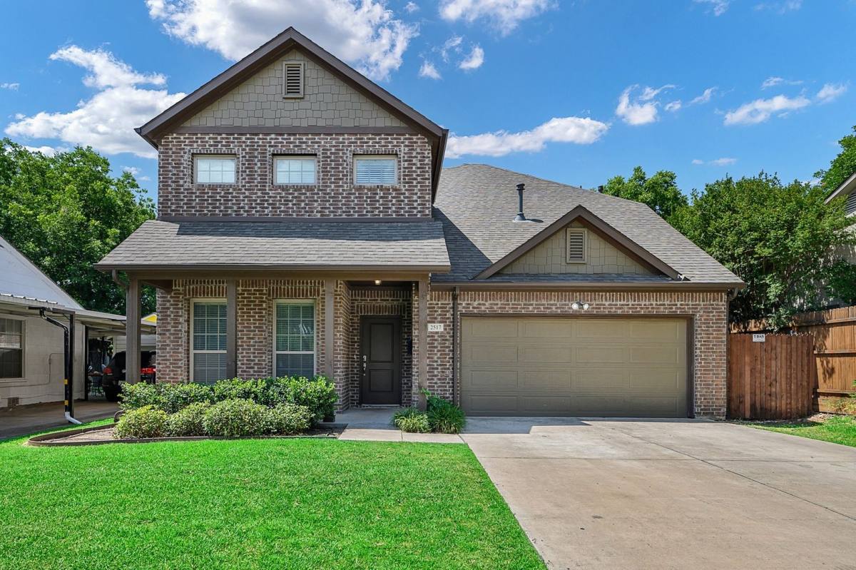 House for rent at 2517 Benbrook Blvd, Fort Worth, TX 76109