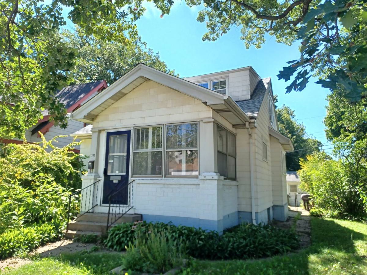 Apartment for rent at 1330 Selby Ave, Saint Paul, MN 55104