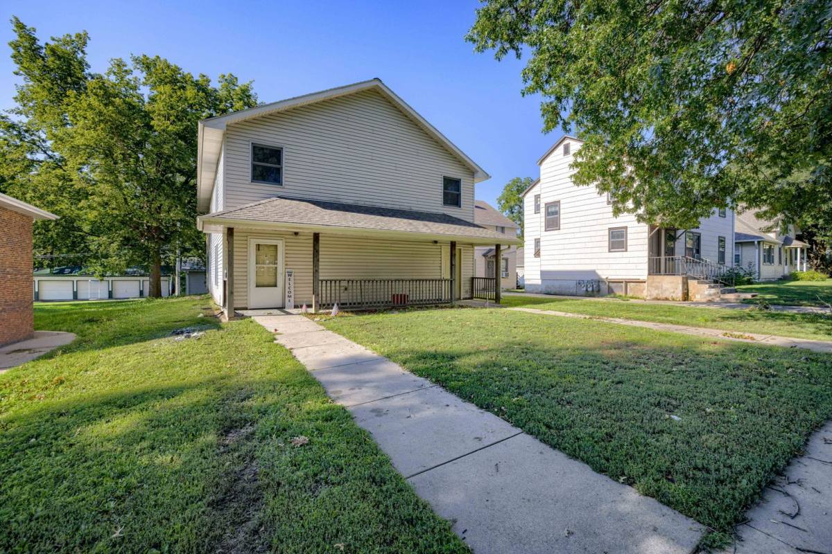 Apartment for rent at 4919 Lowell Ave, Lincoln, NE 68506