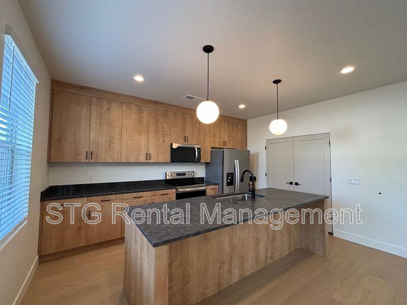 Townhouse for rent at 73 N 520 W #8, Hurricane, UT 84737