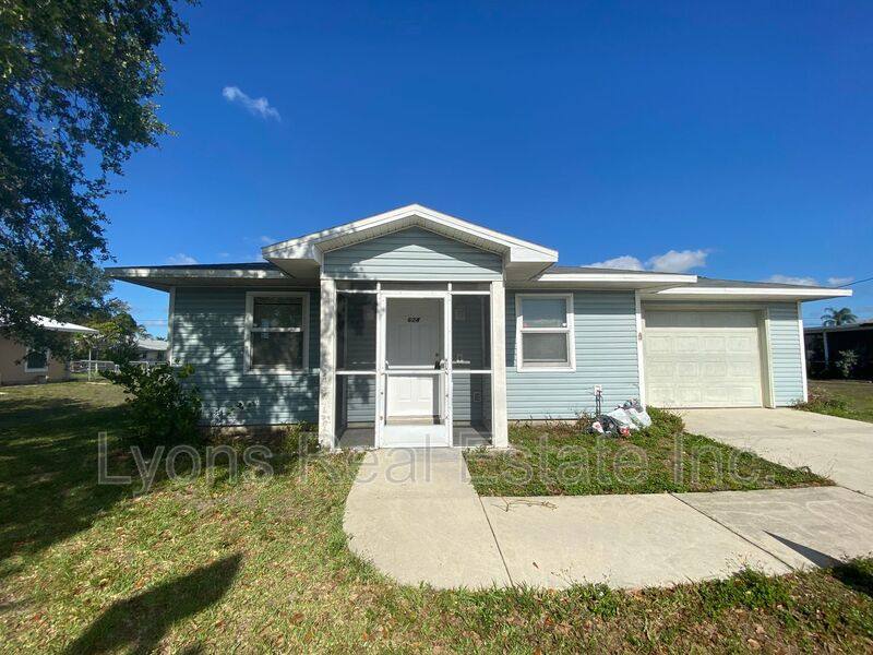 House for rent at 624 Santa Barbara Blvd, Cape Coral, FL 33991