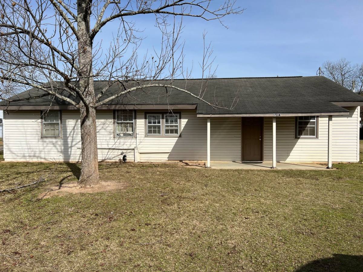 House for rent at 228A Flightline Dr, Dothan, AL 36303