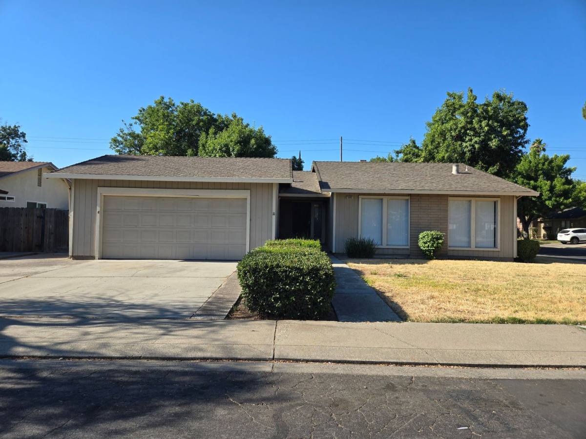 House for rent at 2000 Dorset Lane, Modesto, CA 95355