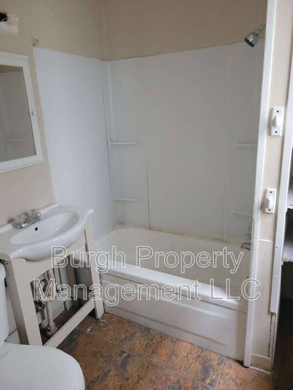 Apartment for rent at 996 Jefferson Ave #15, Washington, PA 15301