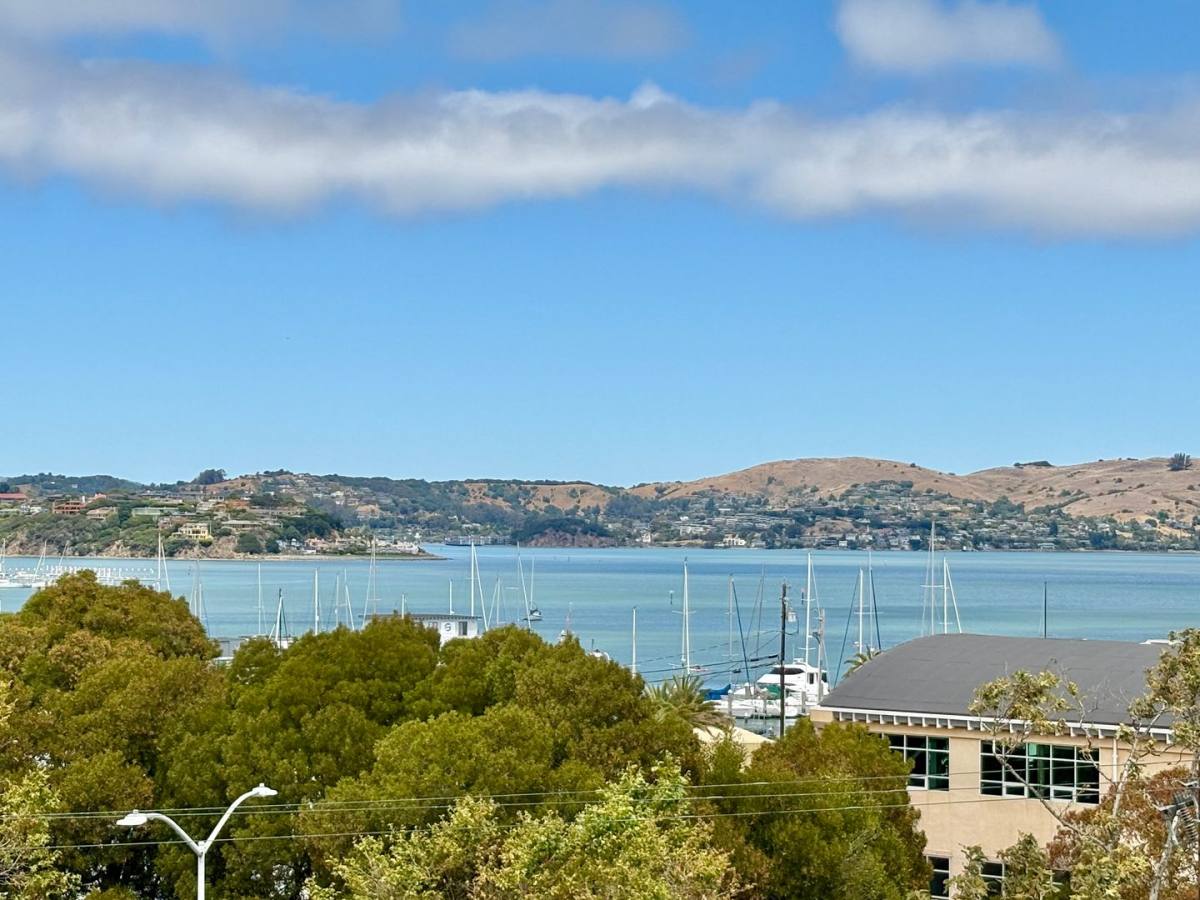 Apartment for rent at 142 Filbert Ave, Sausalito, CA 94965