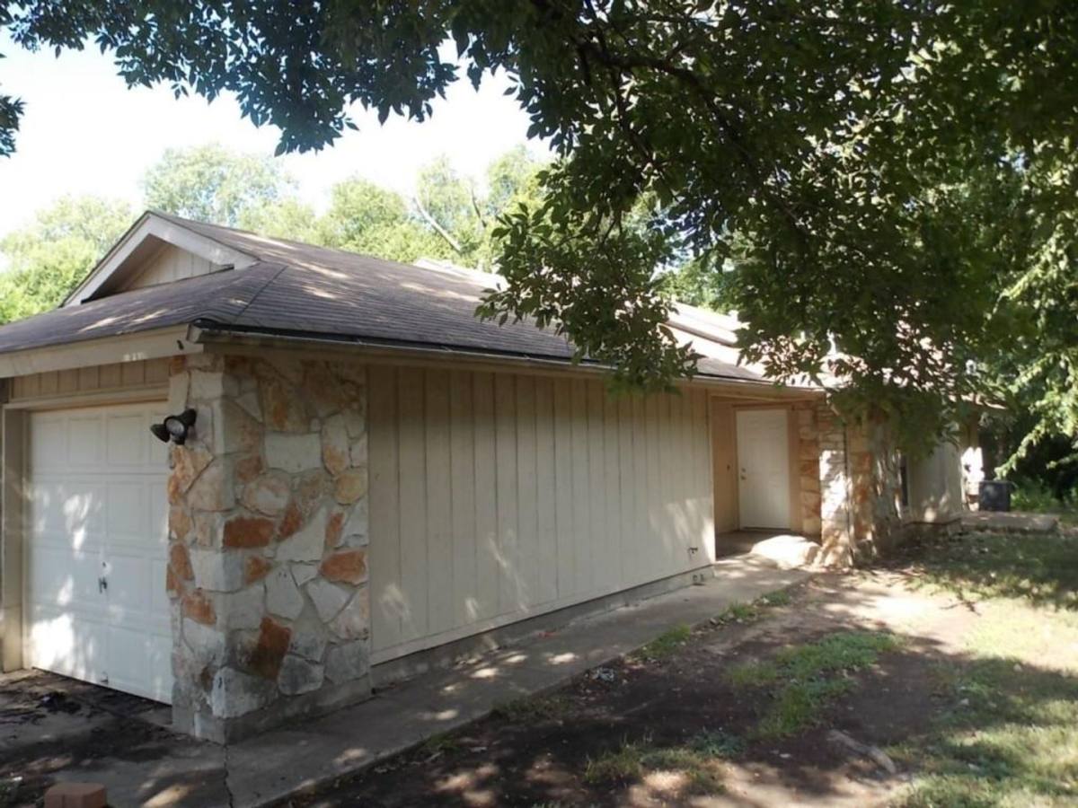 Apartment for rent at 12812 Tomanet Trail, Austin, TX 78727
