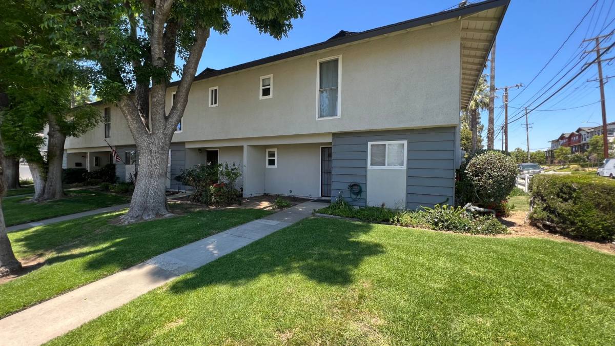 Townhouse for rent at 1435 D Prospect Ave, Placentia, CA 92870