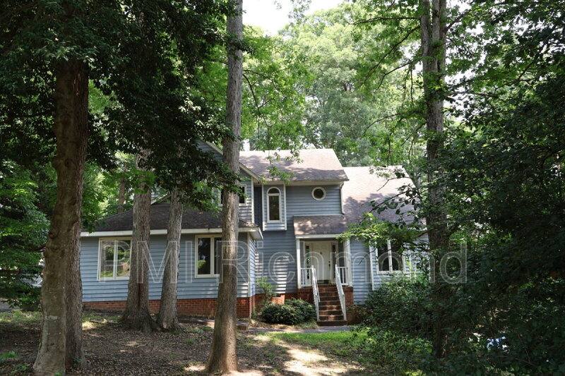 House for rent at 11418 Hardwood Dr, Midlothian, VA 23114
