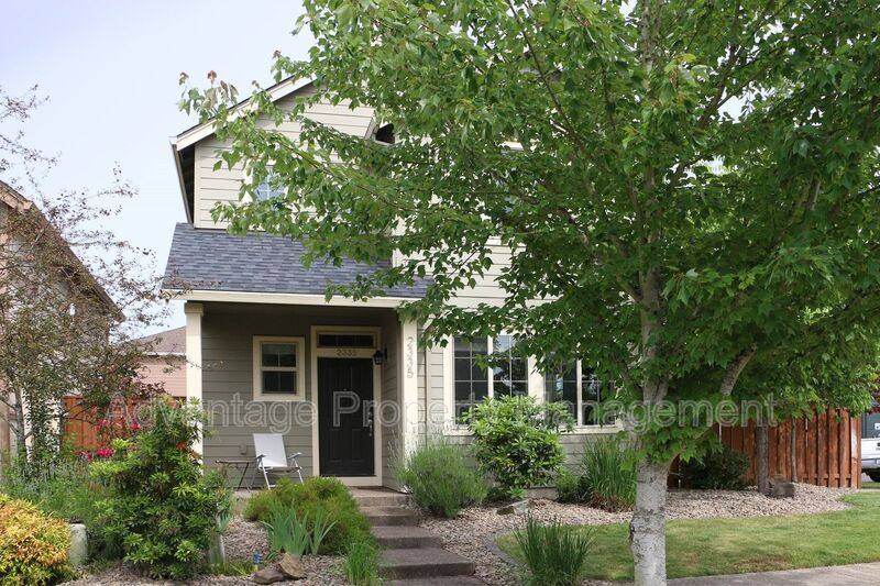 House for rent at 2335 Laura Vista Dr NW, Albany, OR 97321