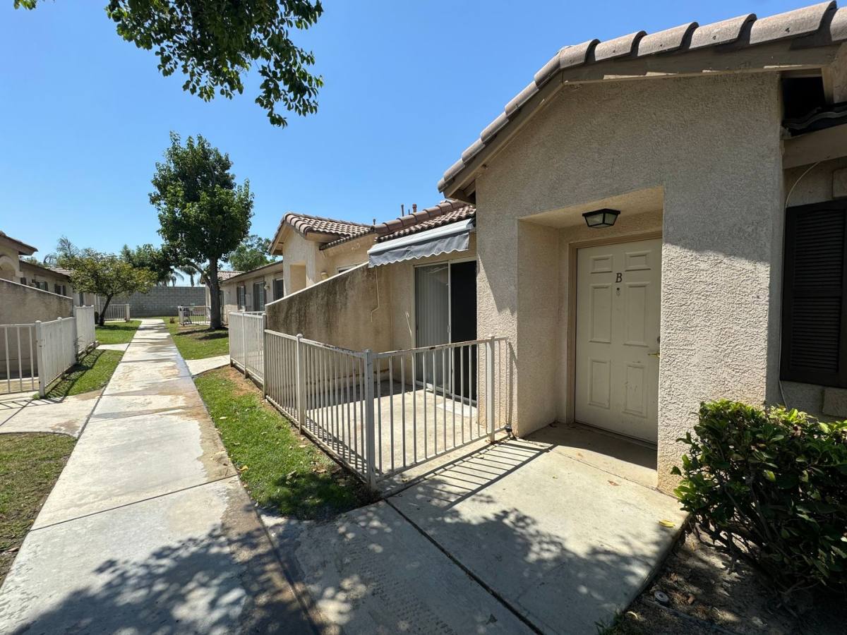 Apartment for rent at 4323 Pebblecreek Dr, Bakersfield, CA 93312