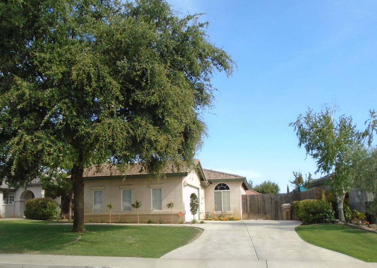 House for rent at 9803 San Ysidro Lane, Bakersfield, CA 93312