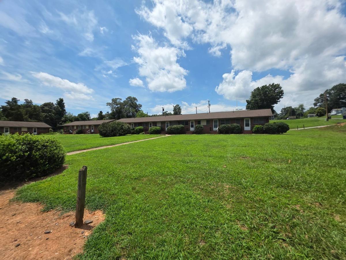 Apartment for rent at 4180 James St, Winston Salem, NC 27106