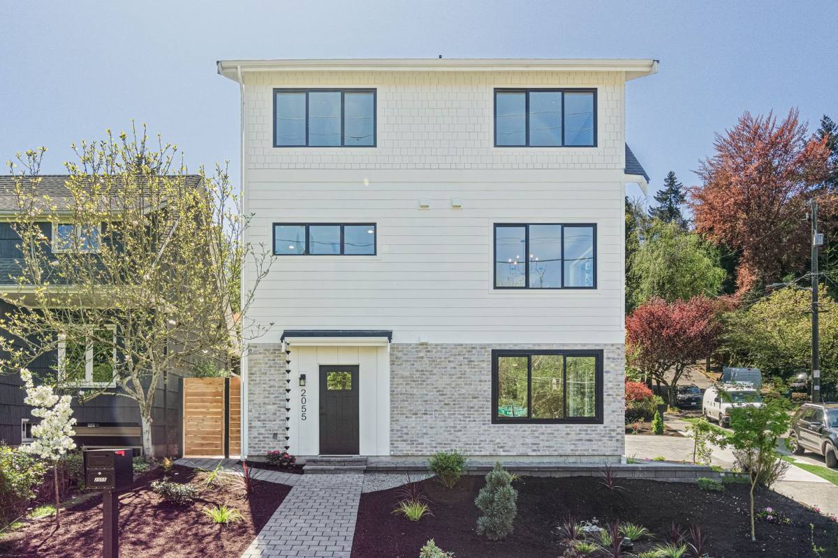 Townhouse for rent at 2055 Boyer Ave E, Seattle, WA 98112