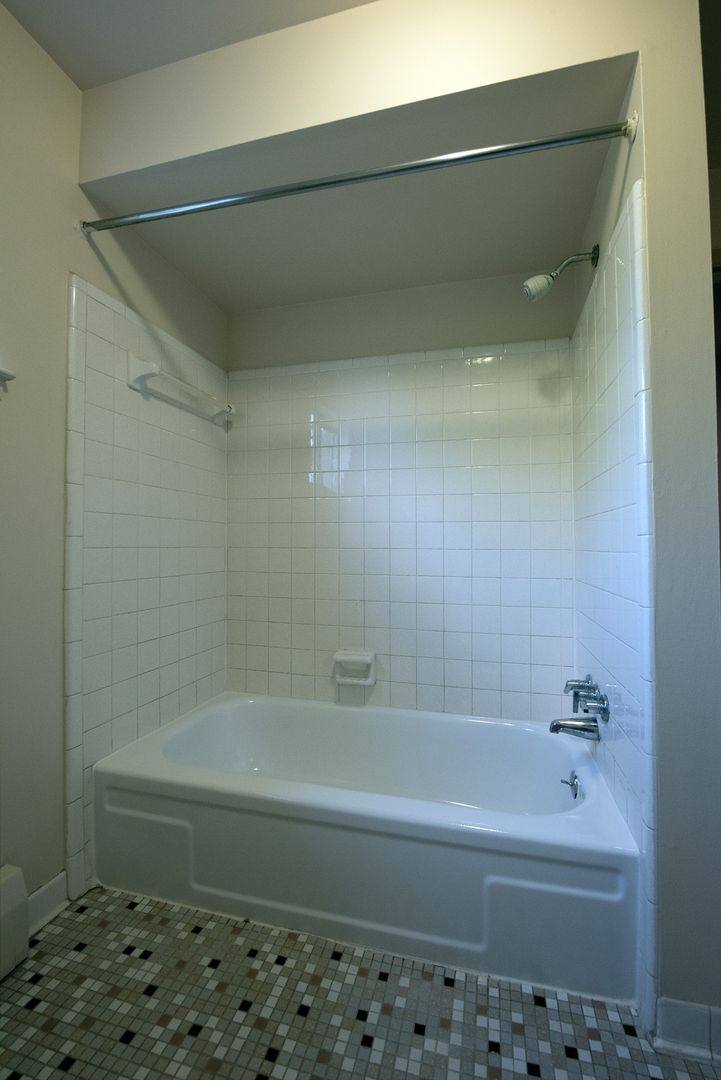 Apartment for rent at 6440 Venoy Rd, Garden City, MI 48135