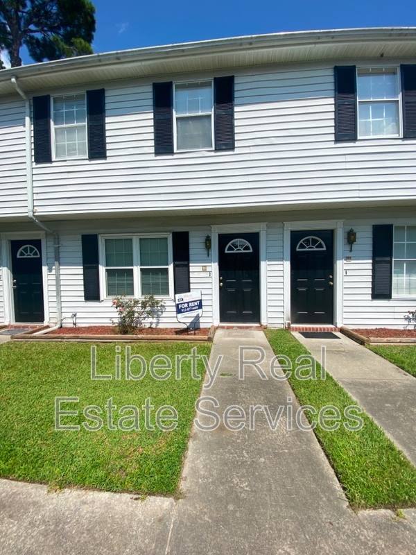 House for rent at 1100 Pineland Ave #1B, Hinesville, GA 31313