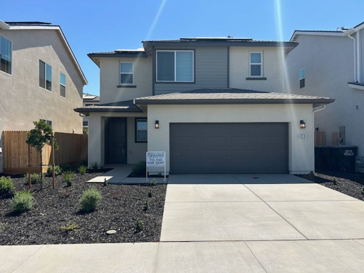 House for rent at 3016 N Chapel St, Visalia, CA 93291