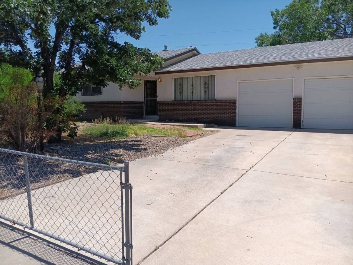 House for rent at 6308 Jo Ann Place NE, Albuquerque, NM 87109