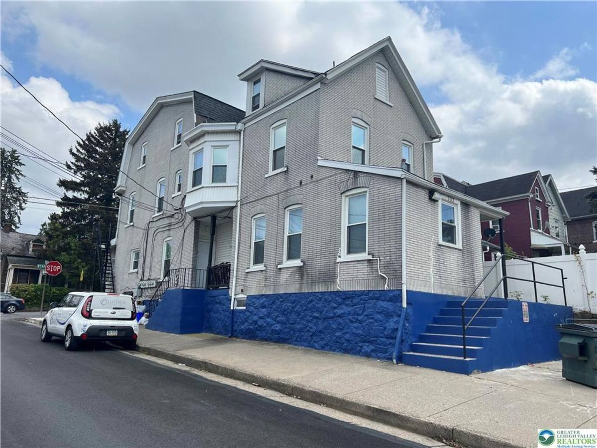 Apartment for rent at 702 Wyandotte St, Bethlehem, PA 18015