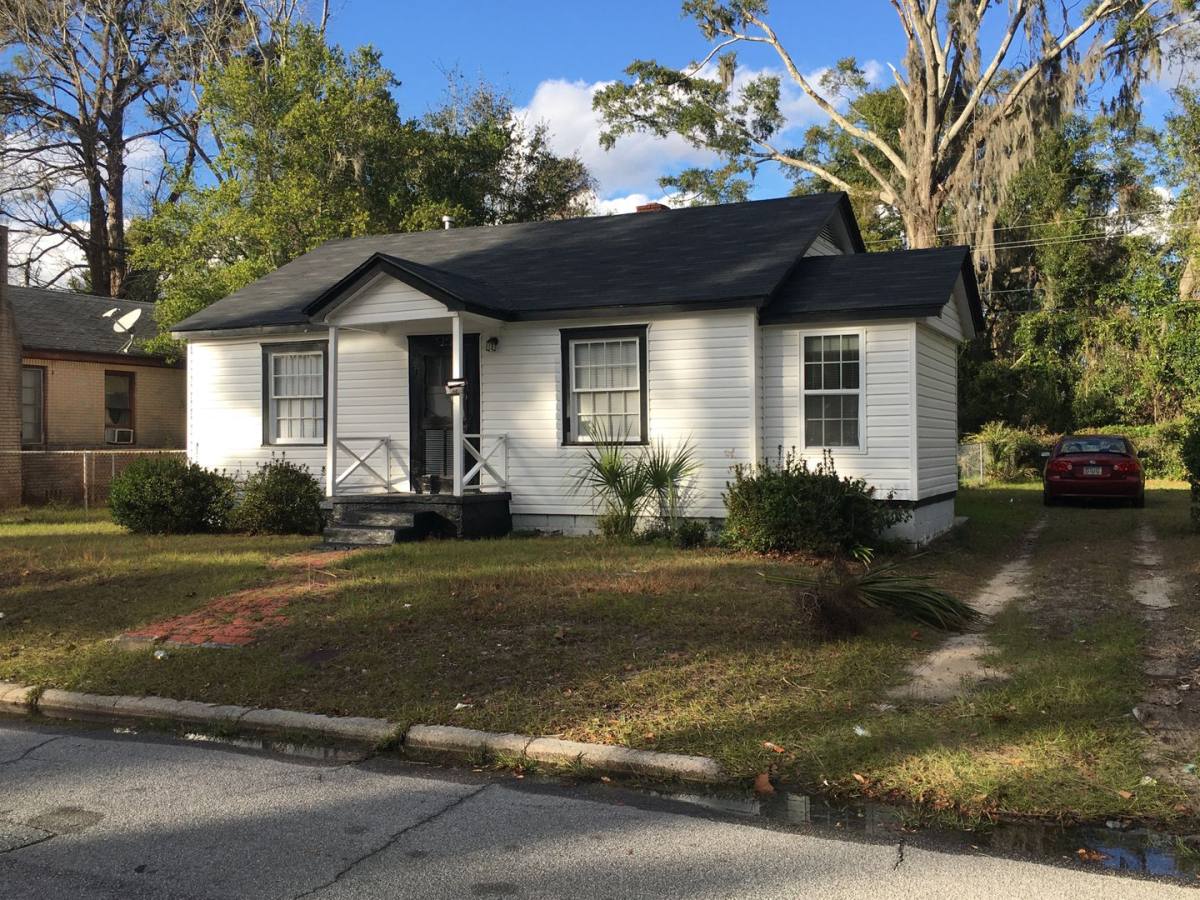 House for rent at 2216 Mississippi Ave, Savannah, GA 31404
