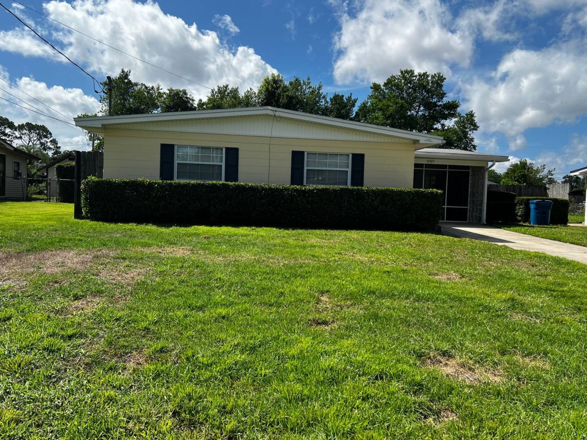 House for rent at 11505 Inez Dr, Jacksonville, FL 32218