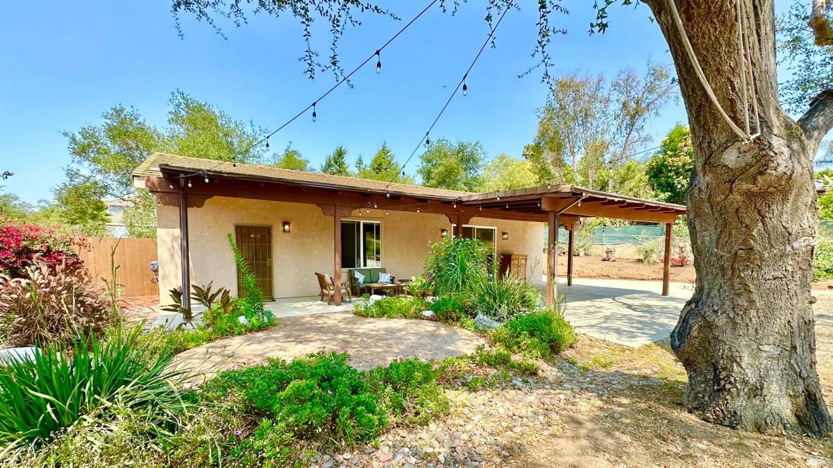 House for rent at 3913 Palomar Dr, Fallbrook, CA 92028