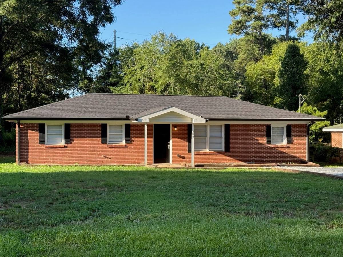 House for rent at 309 W Bonnell St, Oxford, GA 30054