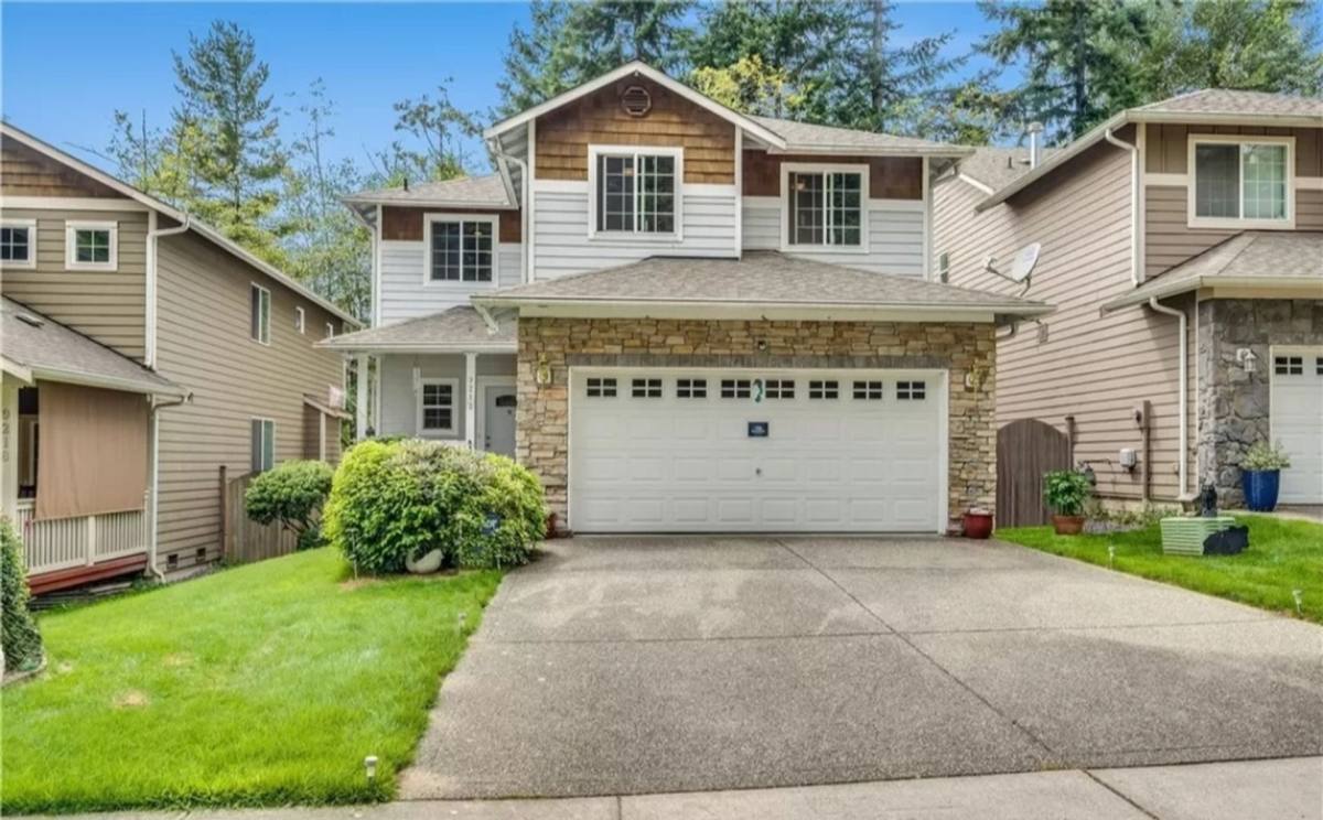 House for rent at 9212 18th Ave W, Everett, WA 98204