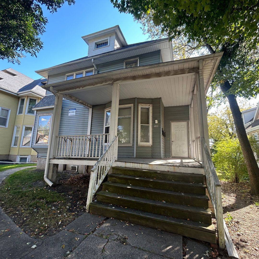Apartment for rent at 521 E Chestnut, Bloomington, IL 61701