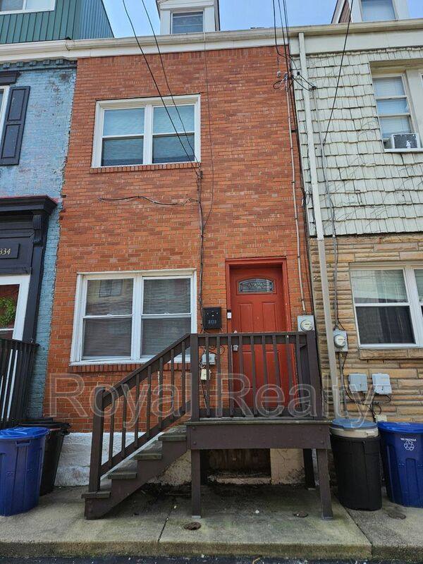 Townhouse for rent at 2332 Fox Way, Pittsburgh, PA 15203