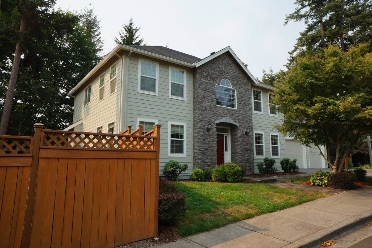 House for rent at 10477 NW Lost Park Dr, Portland, OR 97229