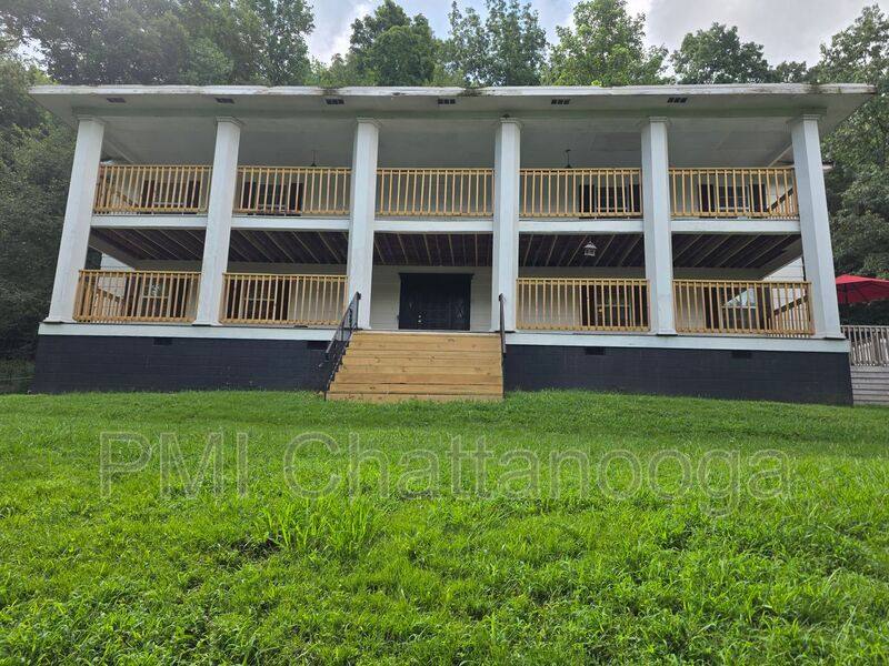 Apartment for rent at 7103 Highway 136 #A, Trenton, GA 30752