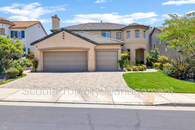 House for rent at 33181 Embassy Ave, Temecula, CA 92592