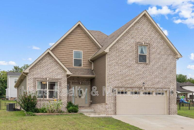 House for rent at 433 Crestwicke Court, Clarksville, TN 37043