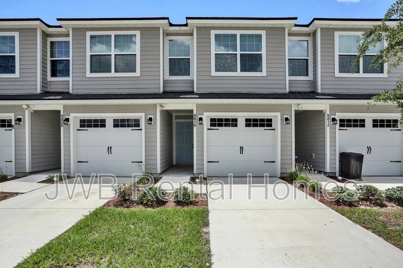 Townhouse for rent at 9810 Morgan Marsh Court, Jacksonville, FL 32218