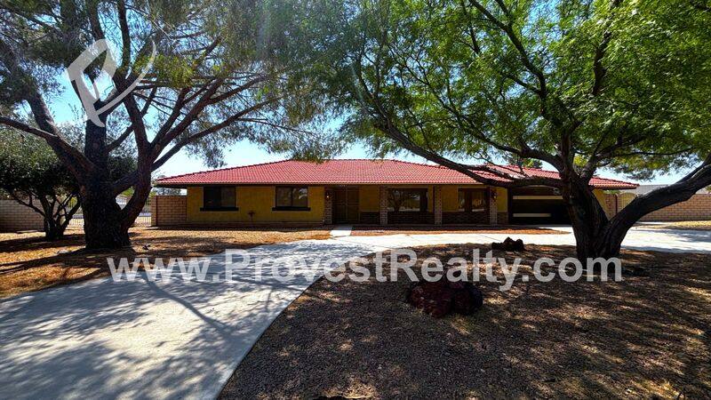 House for rent at 14207 Sky View Lane, Apple Valley, CA 92307