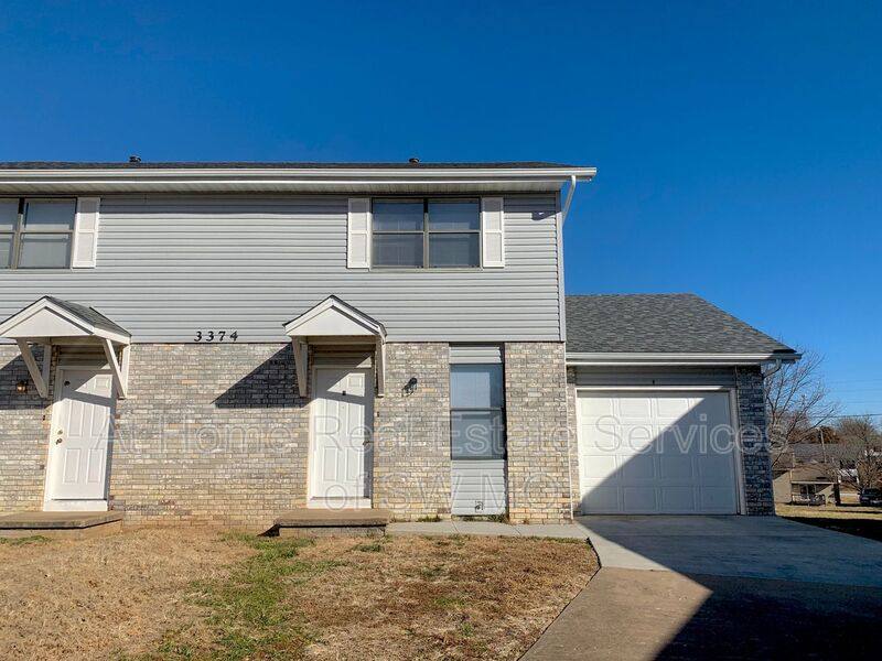 Townhouse for rent at 3374B S Moreland Court, Springfield, MO 65807