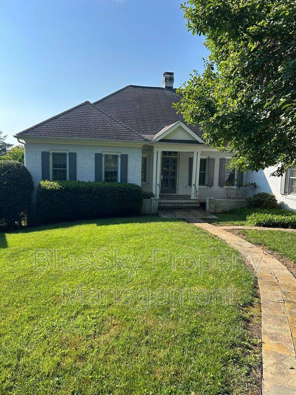 House for rent at 492 Ednam Circle, Charlottesville, VA 22903