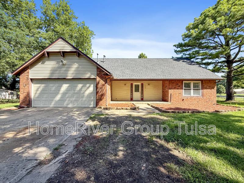 House for rent at 19307 E 105th St S, Broken Arrow, OK 74014