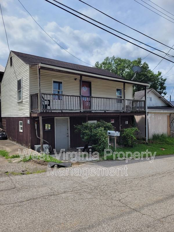 Apartment for rent at 606 21st St W #B, Charleston, WV 25387