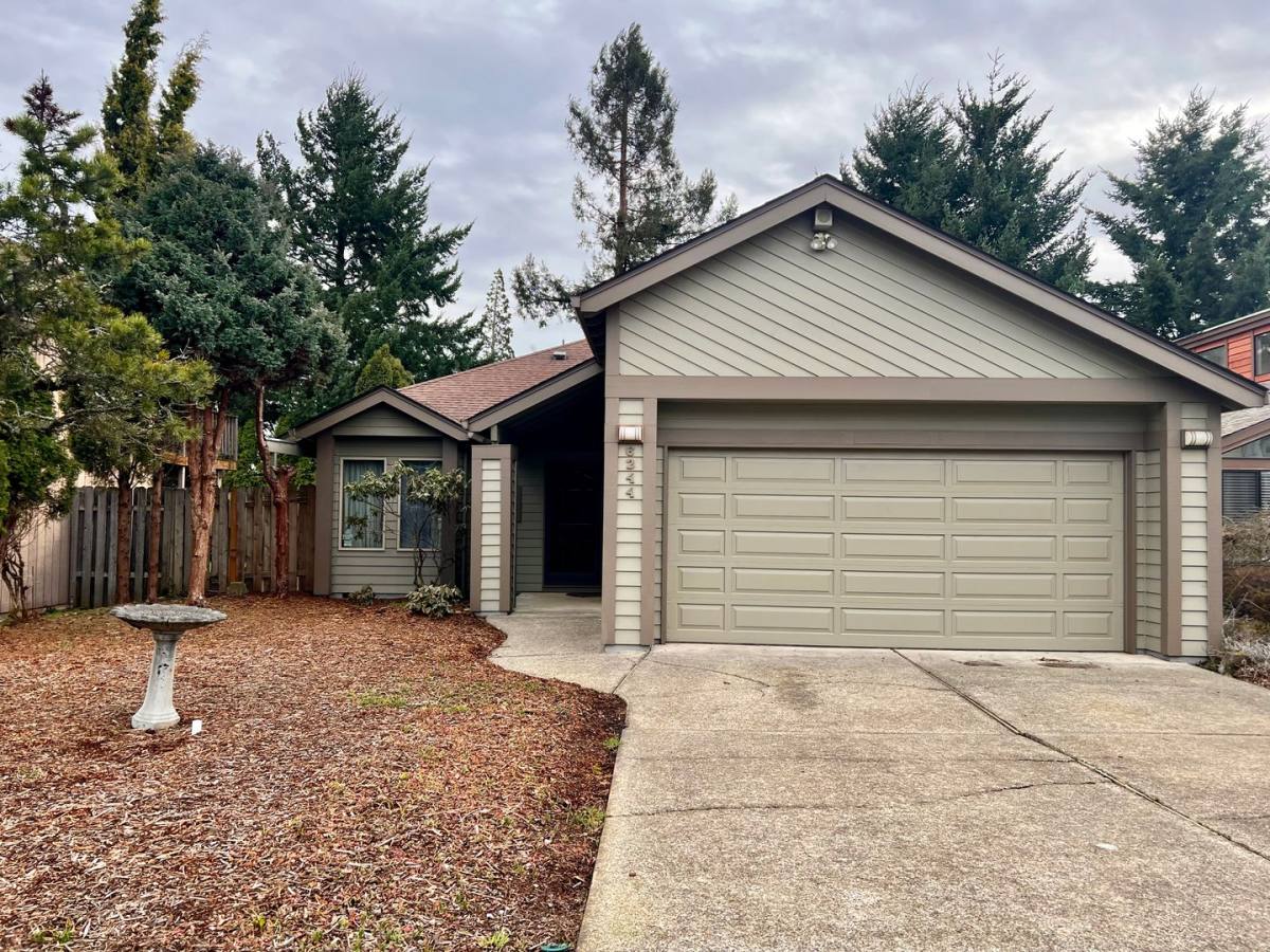House for rent at 6244 SE Sherman St, Portland, OR 97215