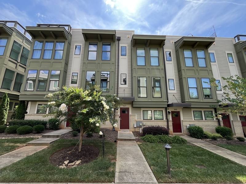 Townhouse for rent at 1617 Cannon View Lane, Charlotte, NC 28208