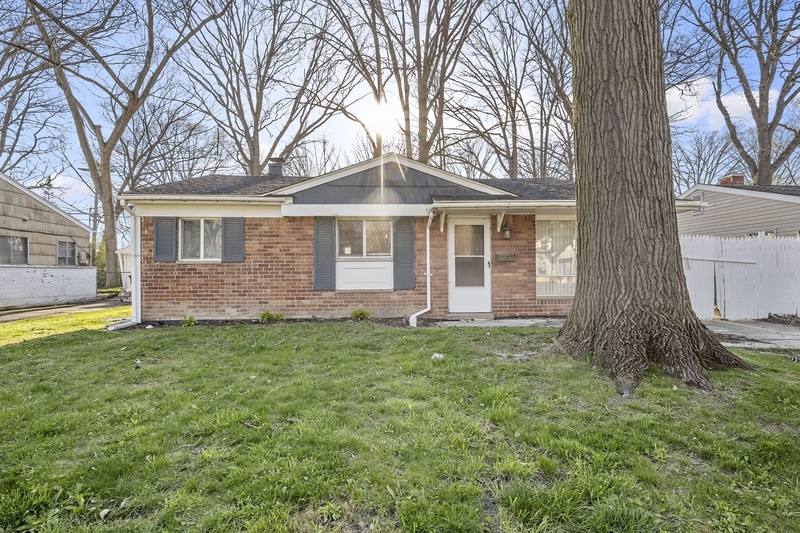 House for rent at 28035 Fairfax St, Southfield, MI 48076