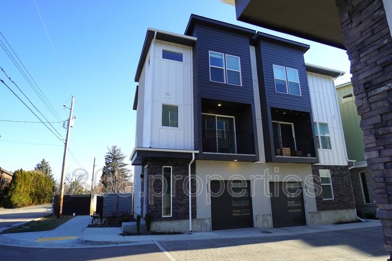 Townhouse for rent at 525 E Violets Cove Lane, Garden City, ID 83714