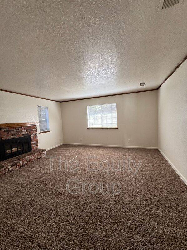 Apartment for rent at 736 S Linwood Ave, Visalia, CA 93277