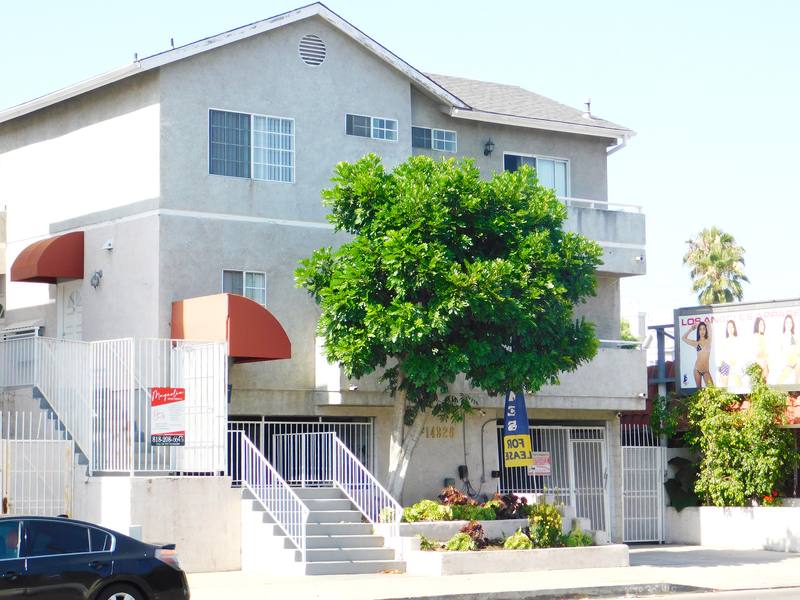 Apartment for rent at 14826 Magnolia Bl #201, Sherman Oaks, CA 91403