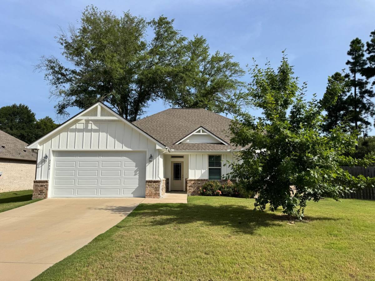 Apartment for rent at 3704-3784 Cottage Park Circle, Tyler, TX 75707