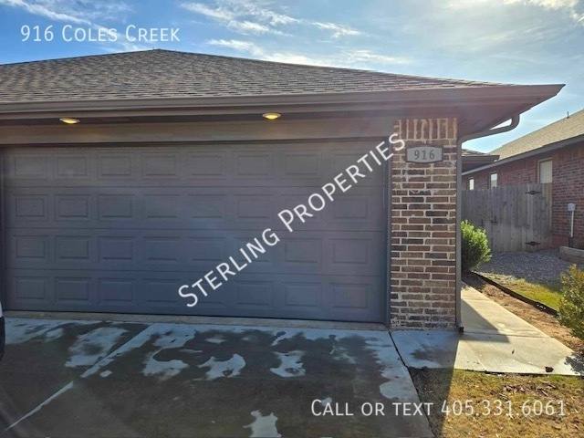 Townhouse for rent at 916 Coles Creek, Yukon, OK 73099
