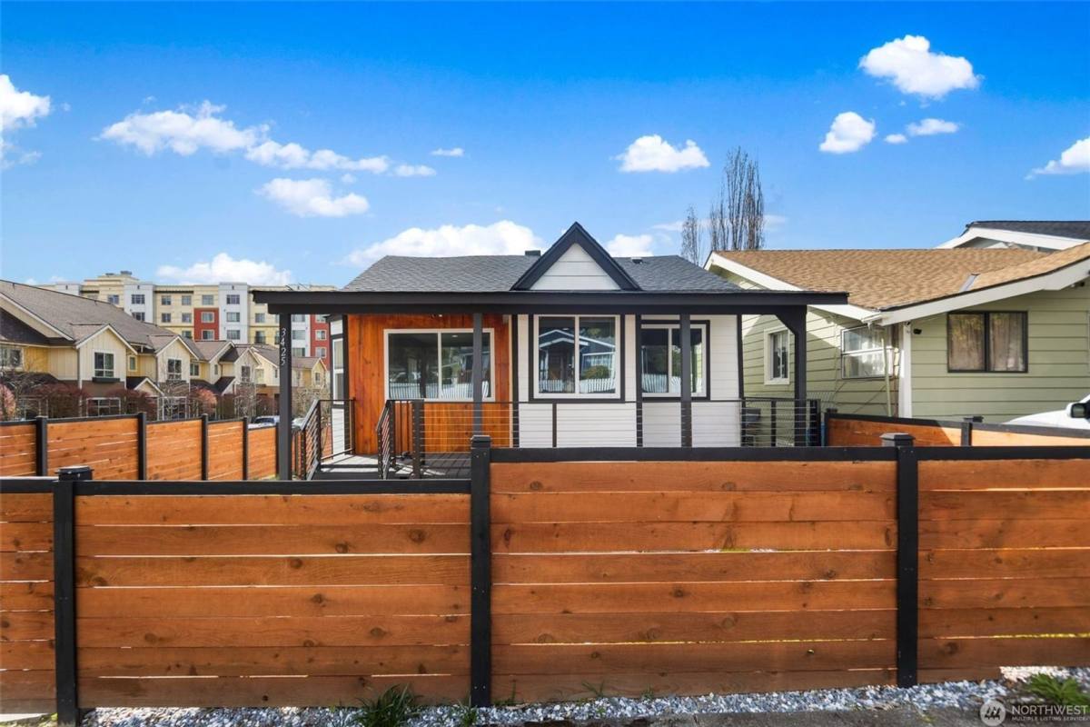 House for rent at 3425 34th Ave S, Seattle, WA 98144